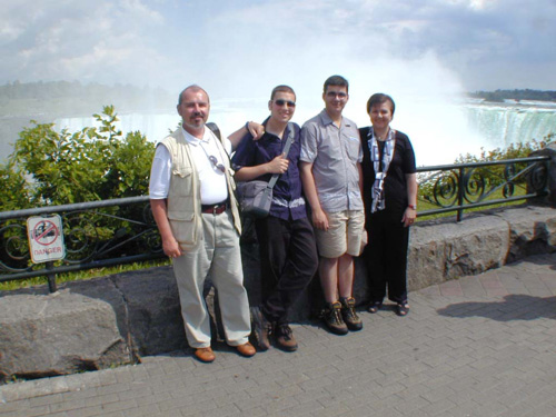 2001, als ich mit der Familie wieder einmal die NiagarafÄlle besuchte.